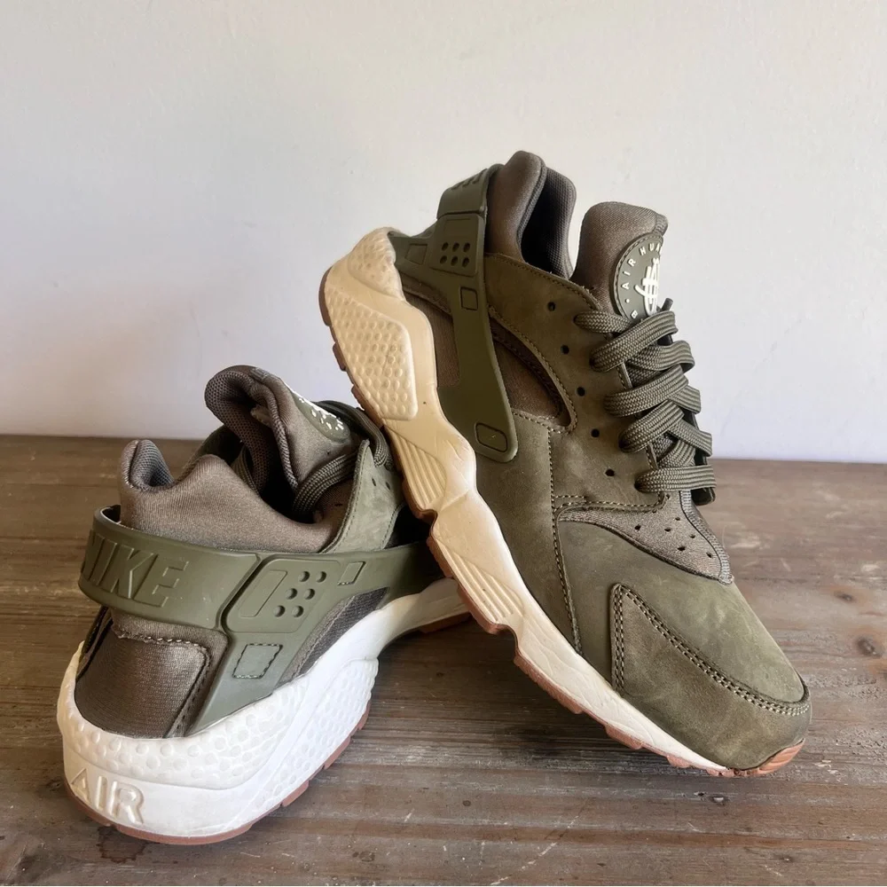 Nike Men's Air Huarache Medium Olive Shoe Size 9.5 #397A